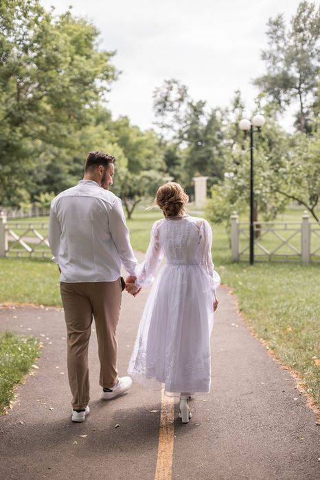 Весільна вишита сукня