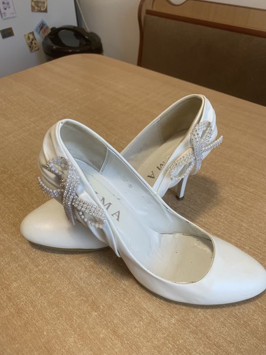 Весільні туфлі 38 розміру