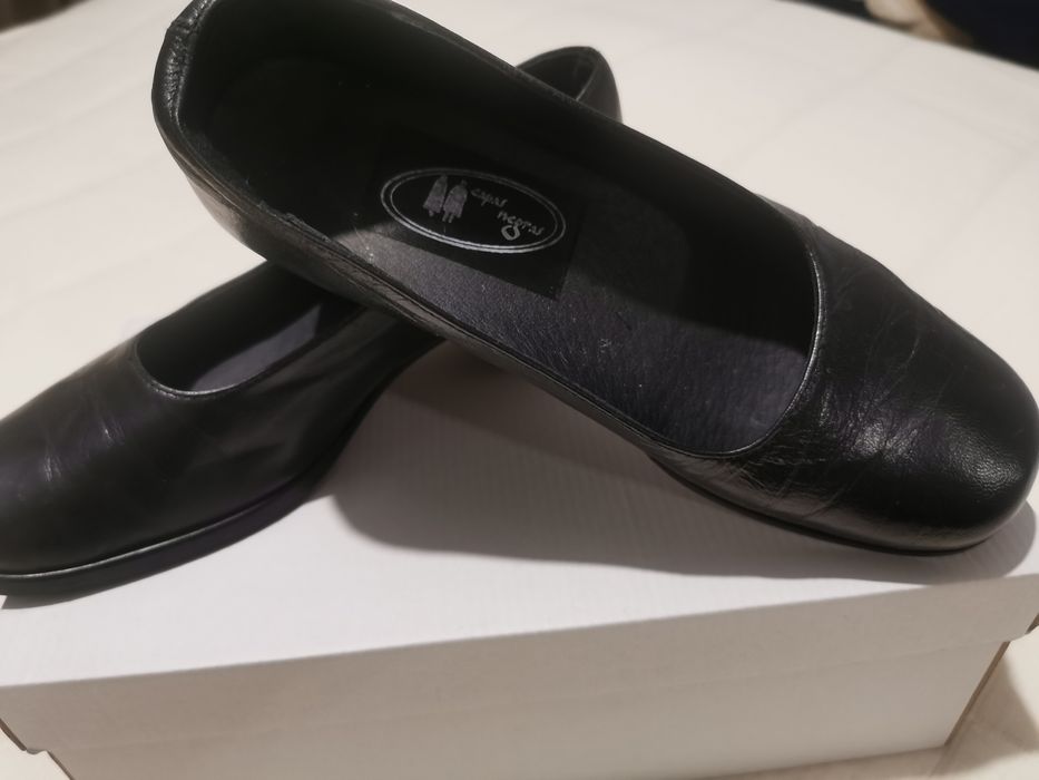 Sapatos para. Traje academico n. 36  em pele