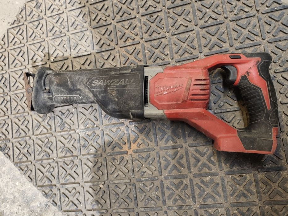 Milwaukee piła szablasta