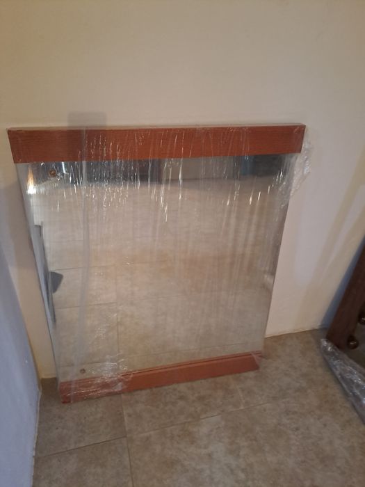 Vendo espelho Novo nunca utilizado.Ainda no plástico