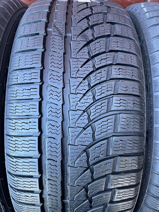 235/55/17 R17 Nokian WRA4 зима 4 шт