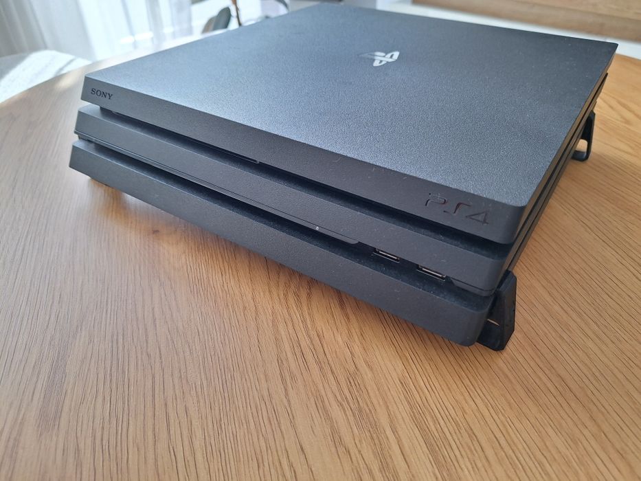 PS4 Pro 1TB +3 gry + 2 pady + stacja | GOTOWY ZESTAW | OKAZJA