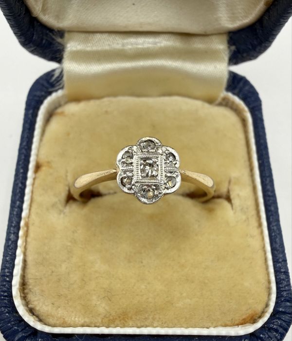 Złoty pierścionek Art Deco z diamentami 0,06ct