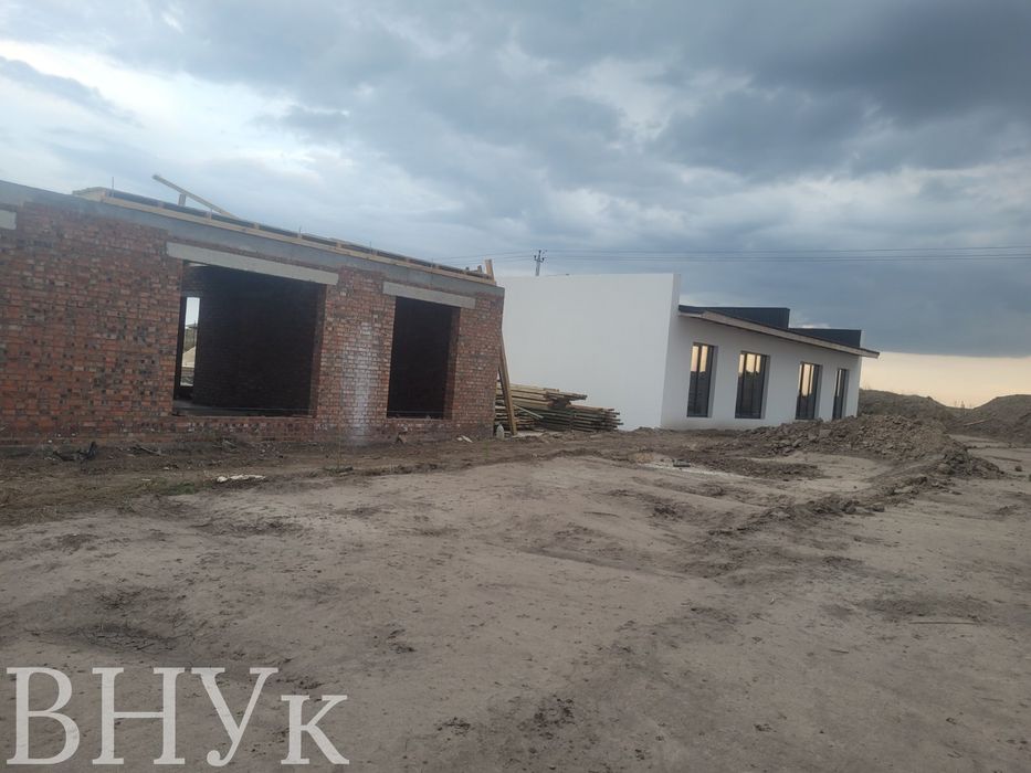 Продаю цегляний дуплекс панорамними вікнами