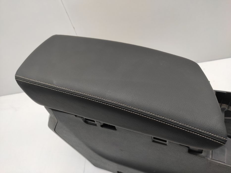 Apoio de braço RENAULT Megane IV (B9A/M_)