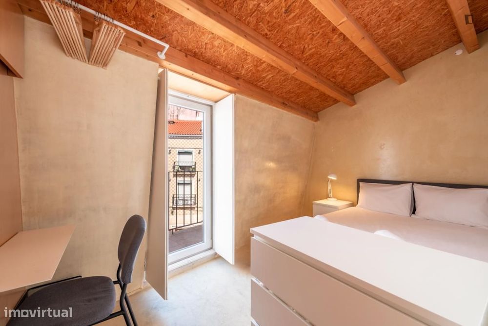 Quarto - localizado em São Bento Lisbon