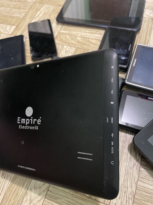 Планшети / навігатори