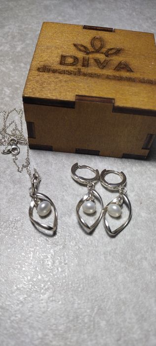 срібна підвіска і цепочка