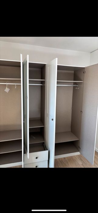 Szafa biała z lustrem