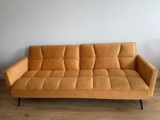 Nowoczesna sofa rozkładana w świetnym stanie.