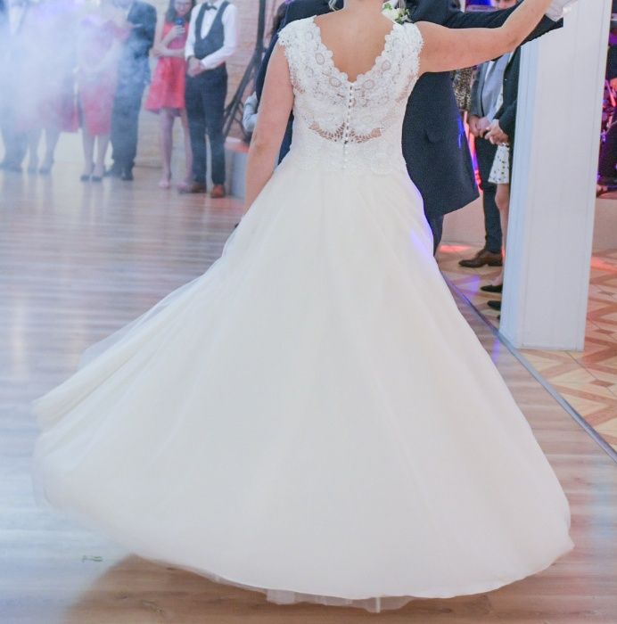 suknia ślubna rozmiar 40 literka A 169 170 plus obcas koło welon