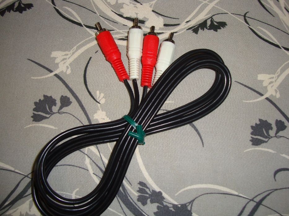 Кабели разные, для компьютера