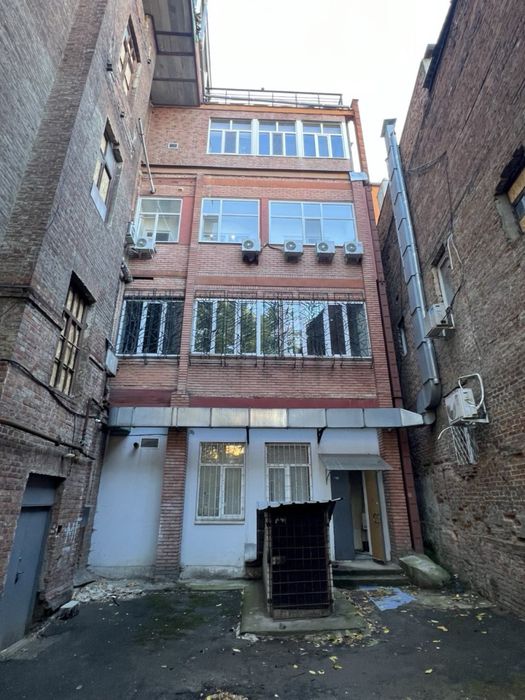 Оренда фасадного приміщення 250 м кв. ценрт