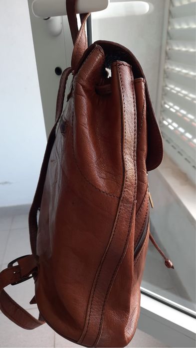 Mochila castanha em pele como nova
