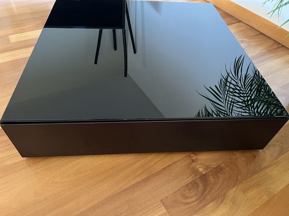 Mesa de centro moderna com arrumação