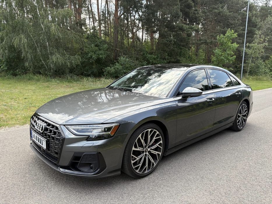 Audi S8