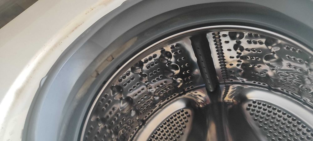 Продам стиральную машину, холодильник,кровать .