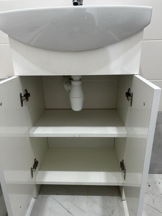 Умивальник з тумбой