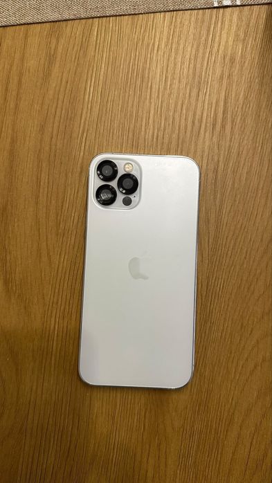 Vendo iPhone 12 Pro, conforme fotos.