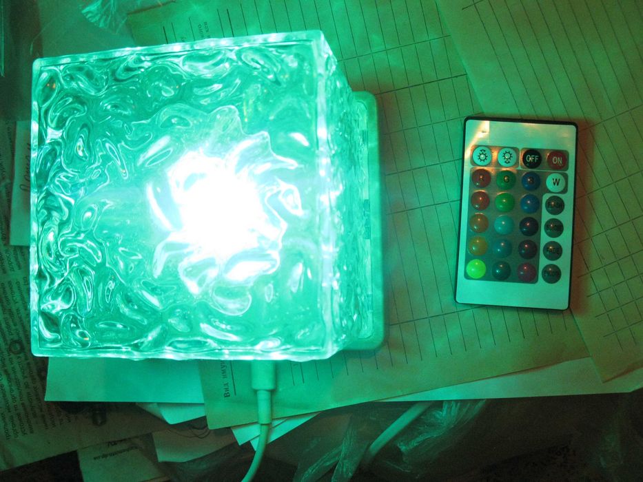 Проектор КУБ Настольная  лампа с эффектом водяной волны ночник