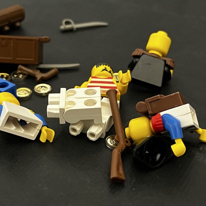 6251 LEGO Piraci i Żołnierze