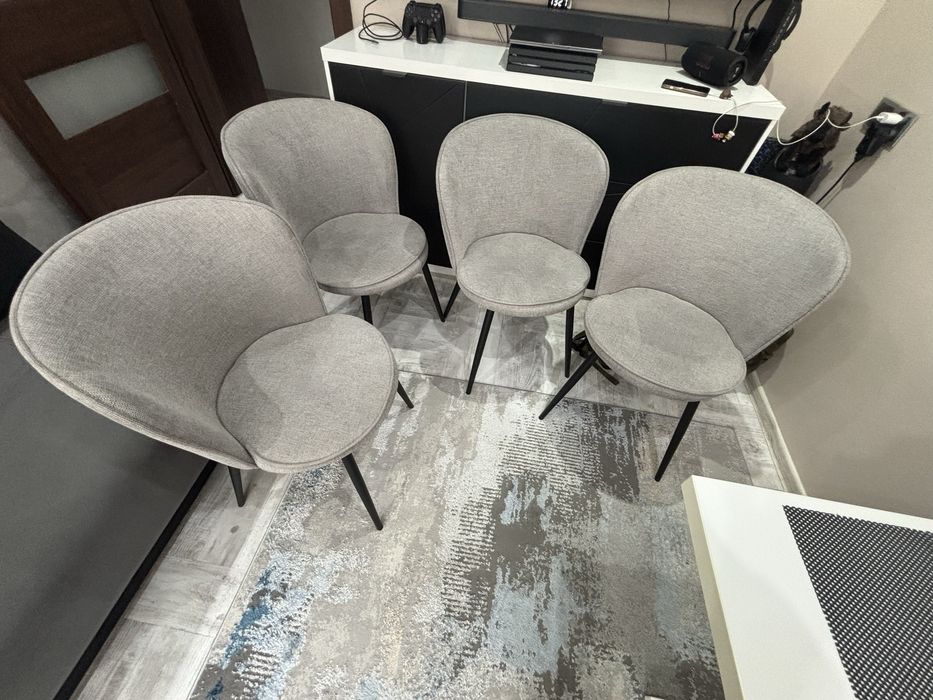 Krzesła szaro czarne