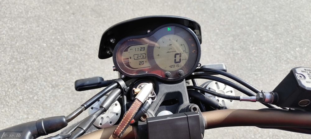 Benelli Leoncino 500