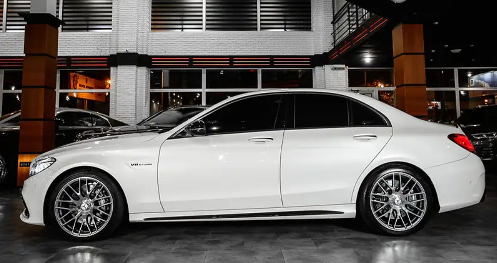 Накладки на пороги Mercedes C-Class W205 в стилі AMG C63