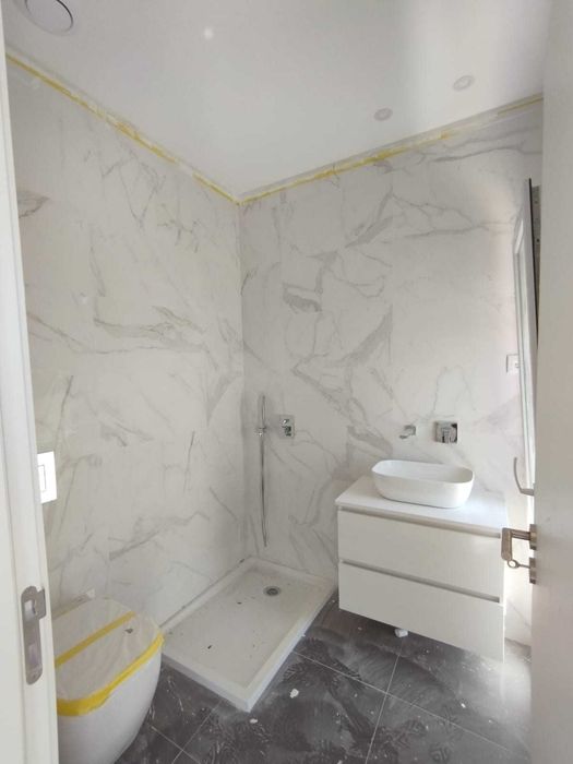 Moradia Nova - T4 em Camarate com Garagem e com lote de 456,62m2