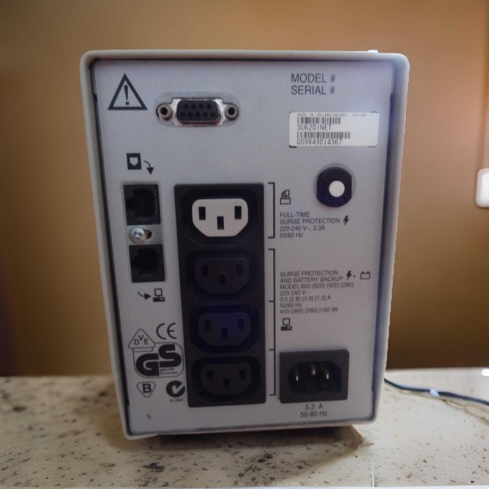 APC Smart-UPS 620 VA