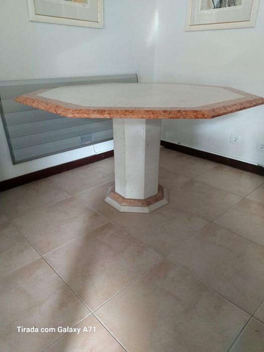 Mesa de jantar em  mármore