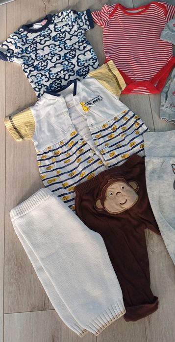 Zestaw ubranek dla malucha 56/62cm body, połśpiochy, rampers, czapeczk