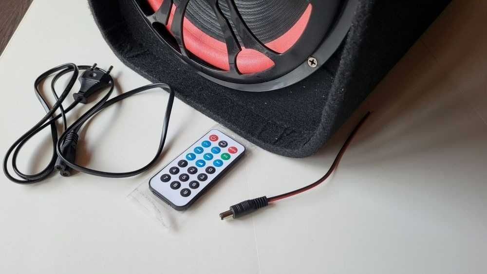 Активный сабвуфер. Акустика. Колонка. Встроенный усилитель звука.