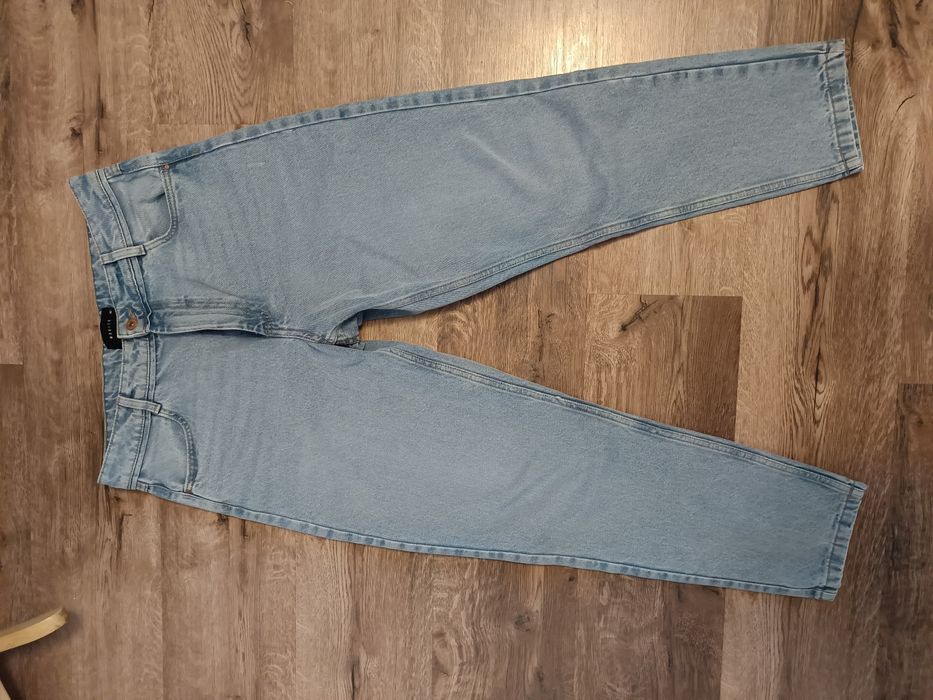 Jeansy damskie MOM FIT- MOHITO