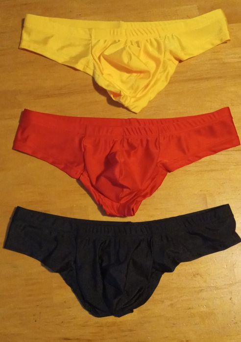 Brazylijskie stringi, brazyliany szorty, hipstery kąpielówki męskie