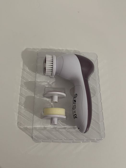 maquina limpeza facial nova com pilhas