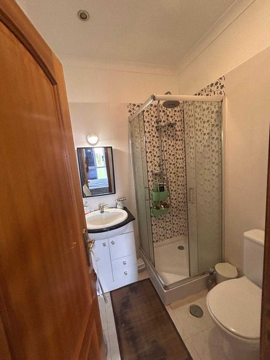 Arrenda-se: Apartamento T4+1 Duplex (Parcialmente Mobilado e Equipado) Excelente Exposição Solar | Portais da Arrábida – Quinta do Anjo – Palmela