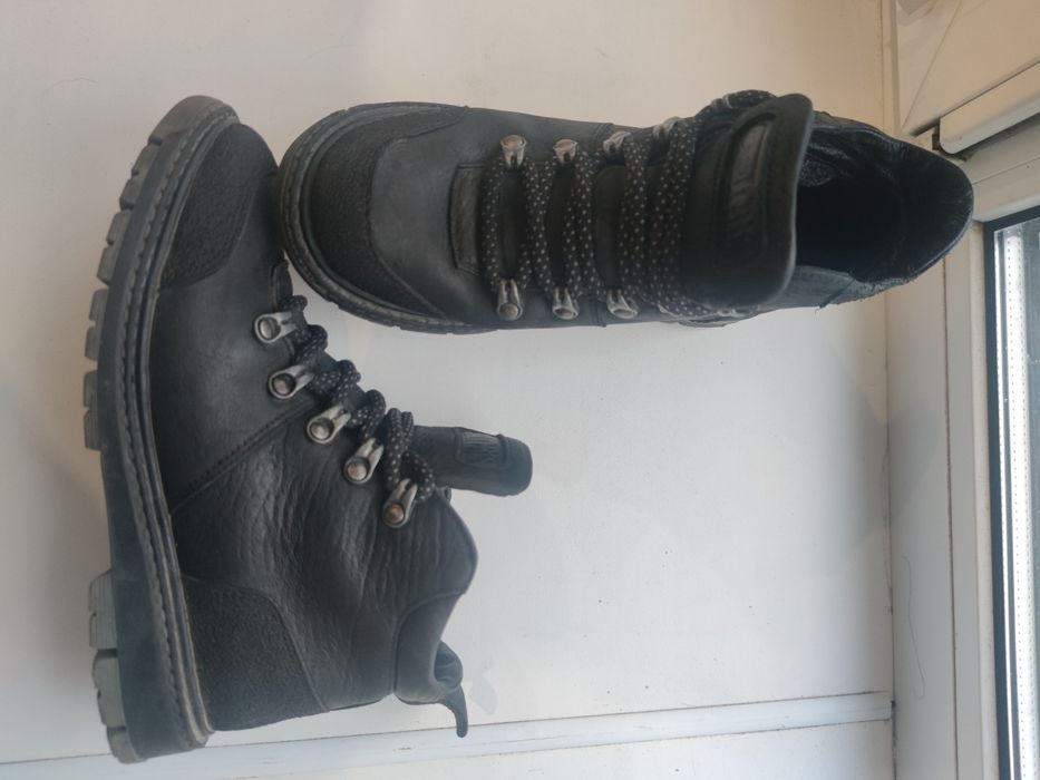 Дитячі шкіряні черевики (35 р\22,5 см)