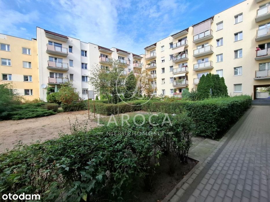 Blok z cegły, piwnica, balkon