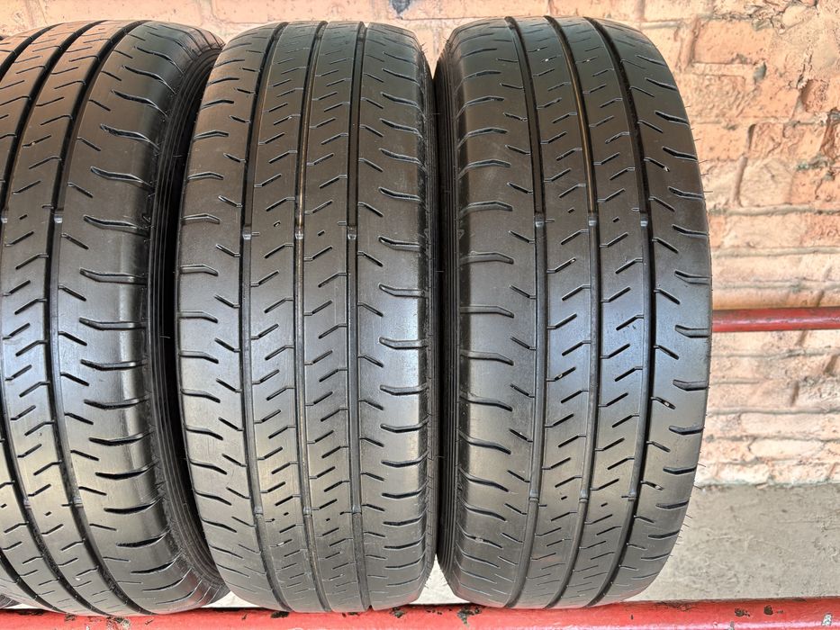 Комплект літніх шин 215/65R16c Falken