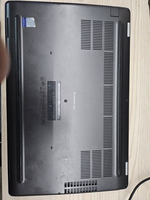 Dell Precision 3541 i7-9750H/16Gb/512Gb m.2 nvme/Nvidia P620/15.6" IPS