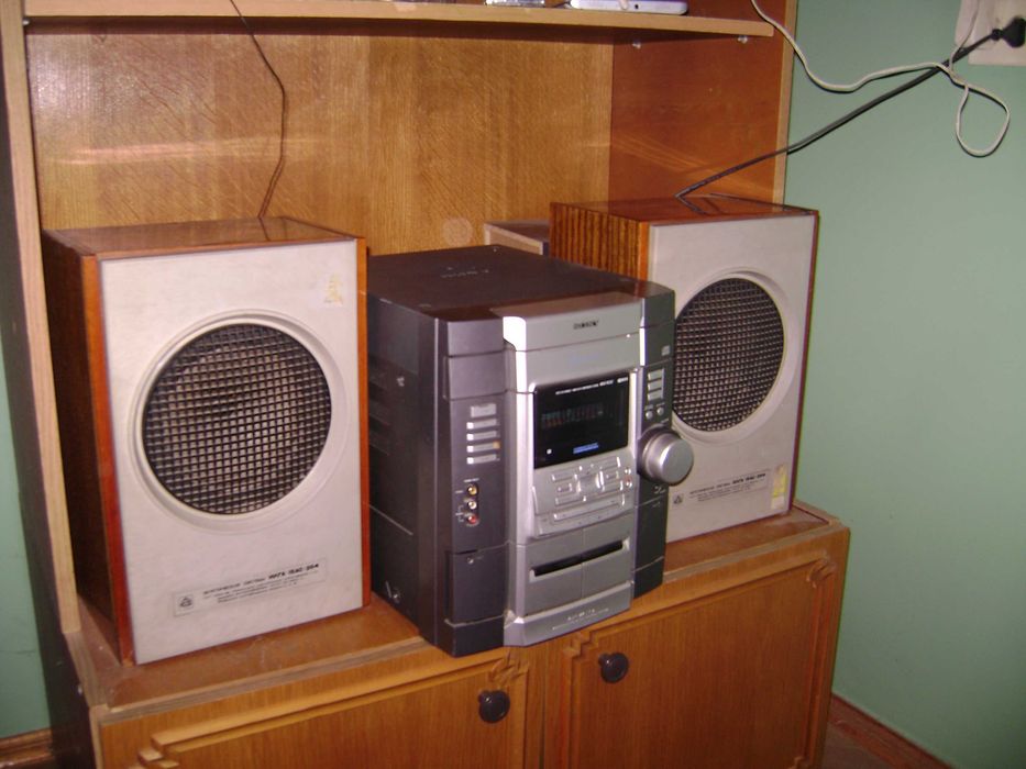 муз центр Соні HCD RS 22  2 шт