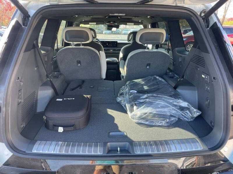 2024 Kia EV9 silver