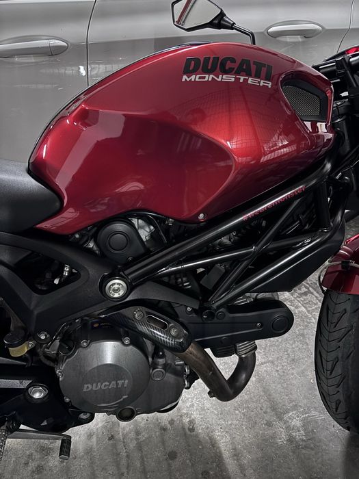 Ducati Monster 696