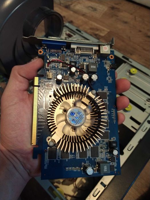 Komputer PC - Core 2 Duo E8400. 4GB RAM, GeForce 9400 GT (bez dysku)