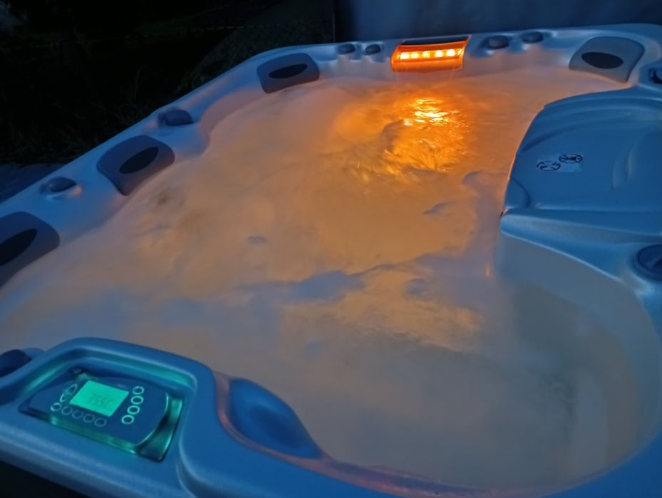Jacuzzi ogrodowe Sundance Spas model MARIN