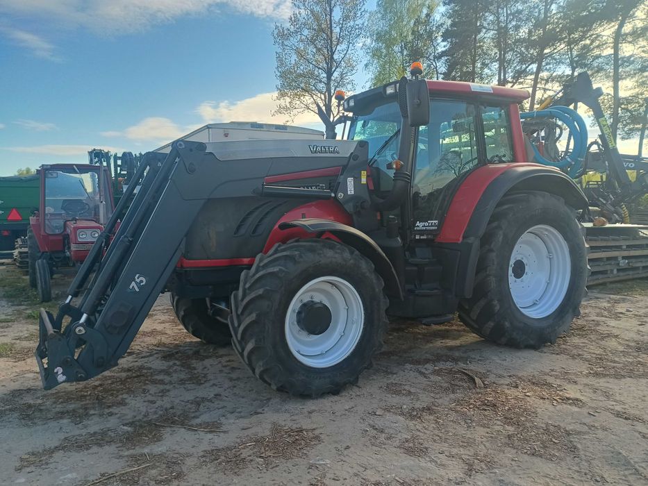 Ciągnik Valtra T 162