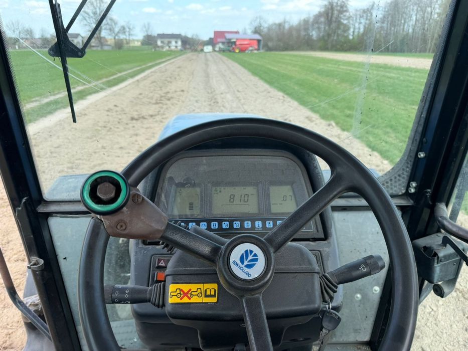 New Holland 8260