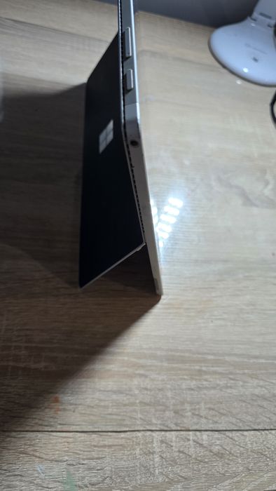 Microsoft surface pro 4 I5-6300U /ОЗУ 8gb/ ssd 256 gb